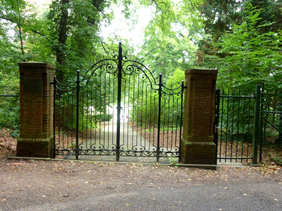 Beek (Ubbergen) toegangspoort Kalorama, Oude Holleweg