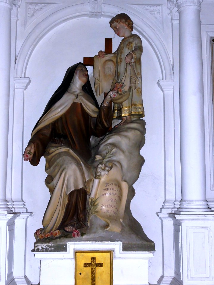 Beaumont-sur-Sarthe (Sarthe) église, statue Ste Thérèse de Lisieux