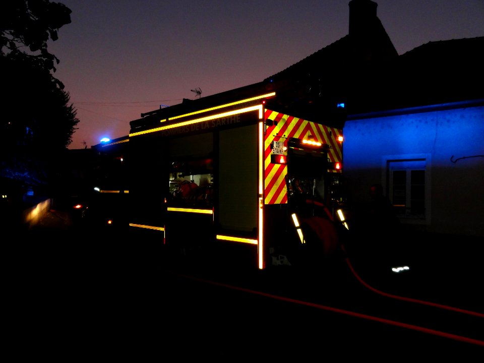 Beaumont-sur-Sarthe (Sarthe) Firefighting equipment, visibility by night (02)