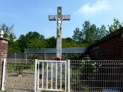 Beaumetz-lès-Aire (Pas-de-Calais, Fr) croix de chemin photo