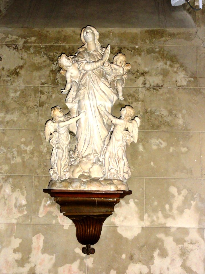 Beaumont-sur-Sarthe (Sarthe) église, sculpture L'Assomption de la Vierge