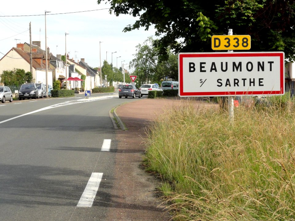 Beaumont-sur-Sarthe (Sarthe) entrée