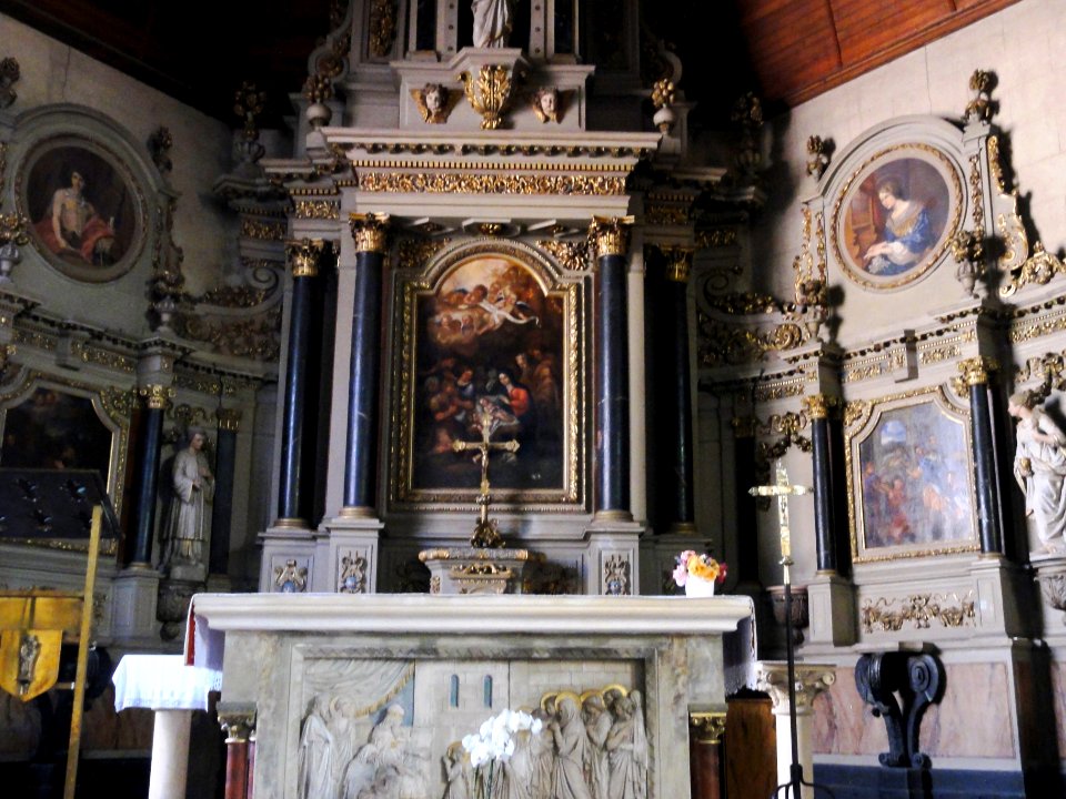 Beaumont-sur-Sarthe (Sarthe) église, autel et retable principal