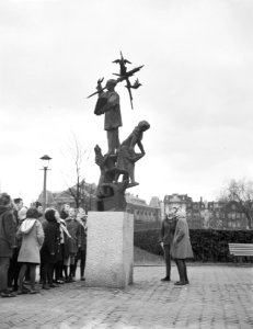 Beeld van Vincent van Gogh op Museumplein Amsterdam (beeld van Andre Schaller ), Bestanddeelnr 913-5537