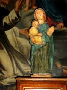 Beaumont-sur-Sarthe (Sarthe) église, petite statue Vierge à l'Enfant