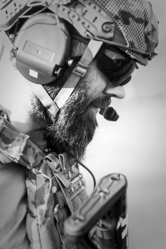 Gunshow soldier action