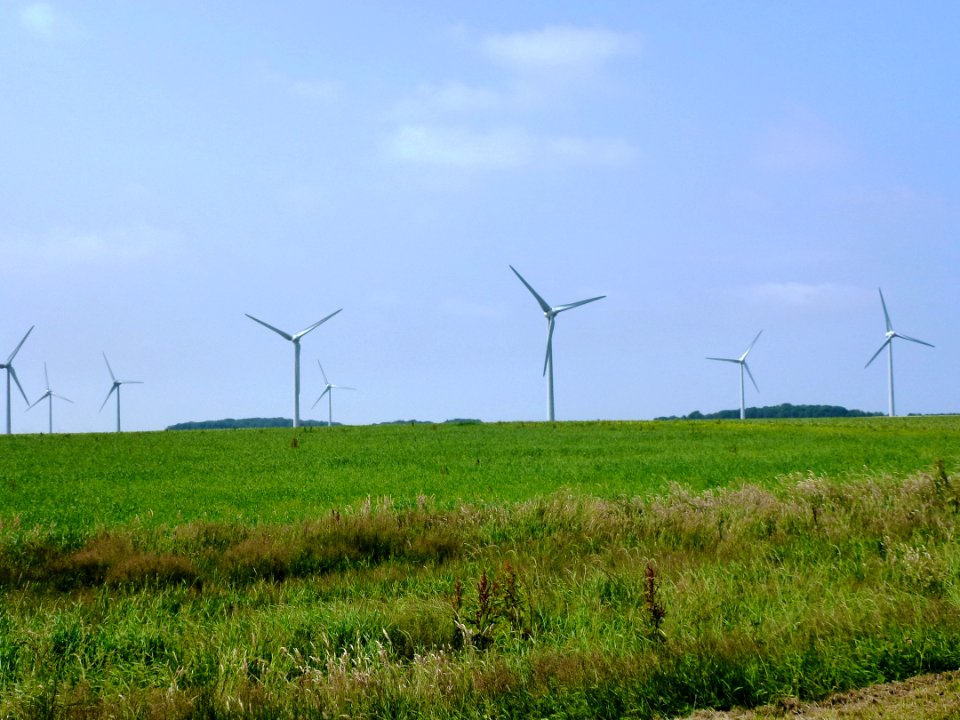 Beaumetz-lès-Aire (Pas-de-Calais, Fr) éoliennes