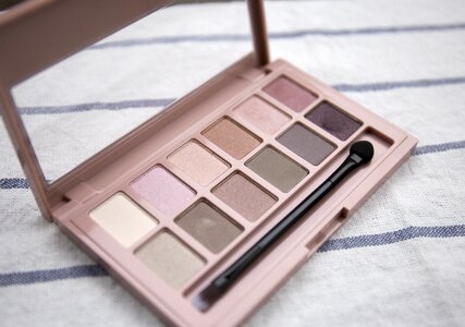 Makeup eye shadow multi-color