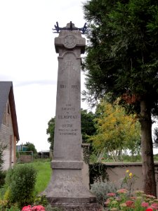 Beaumont-en-Beine (Aisne) monument aux morts