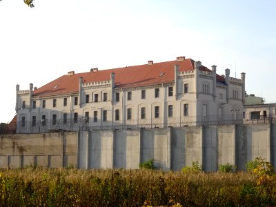 Bdg StaryFordon prison 10-18 4