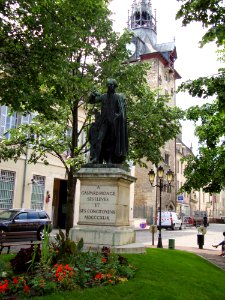 Beaune (Côte d'Or, Fr) statue Gaspard Monge