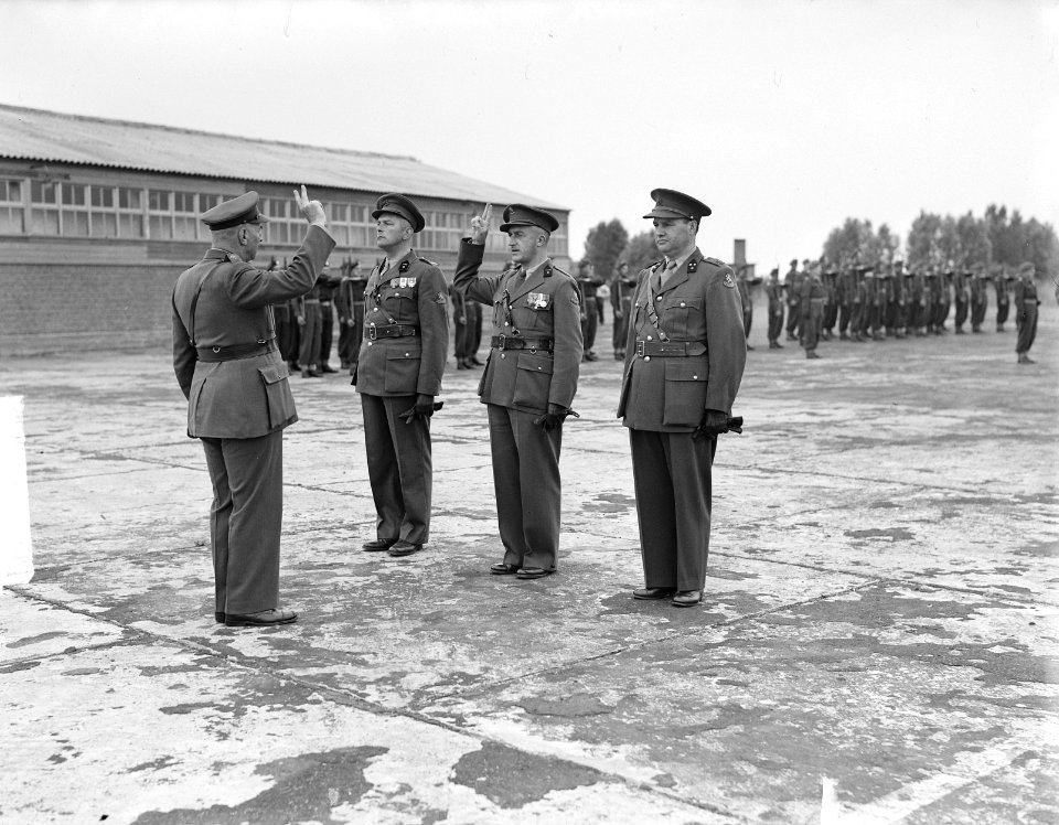 Beeidiging op Zeeburg. Landmacht, Bestanddeelnr 903-4941