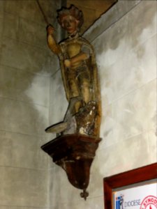 Beaumont-sur-Sarthe (Sarthe) église, statue Saint Michel terrassant le dragon Palissy PM72002327
