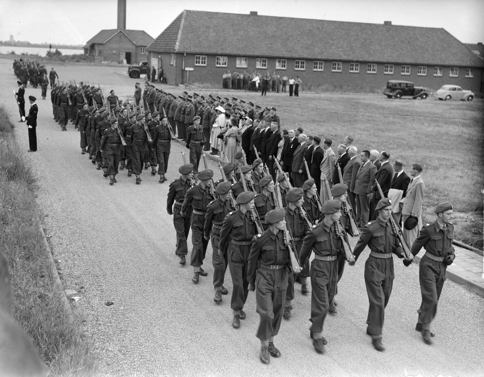 Beeidiging op Zeeburg. Landmacht, Bestanddeelnr 903-4943
