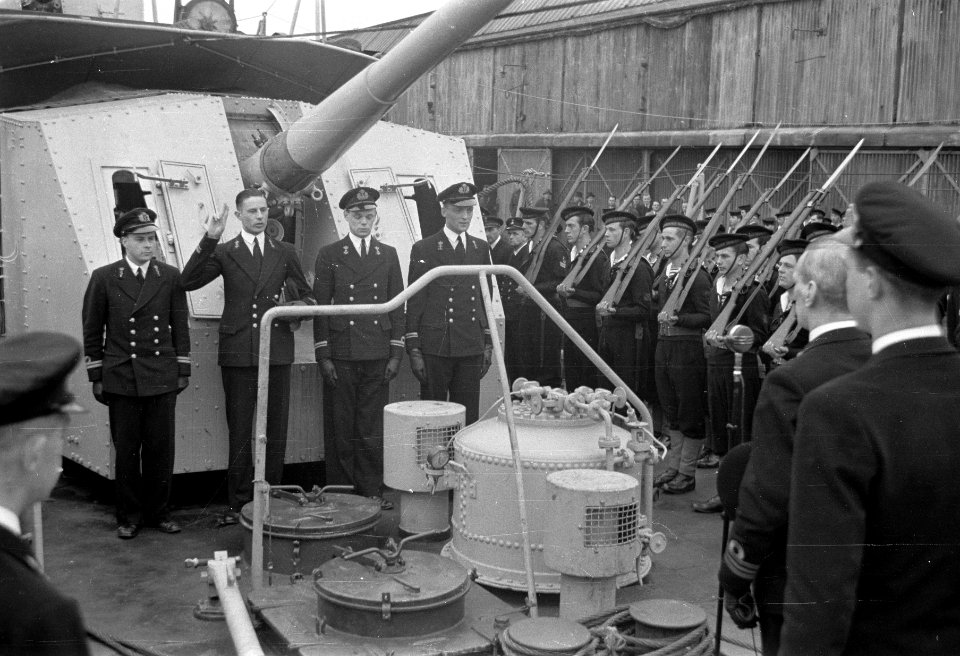 Beediging van Officier Van de H. M. Evertsen, Bestanddeelnr 901-4679