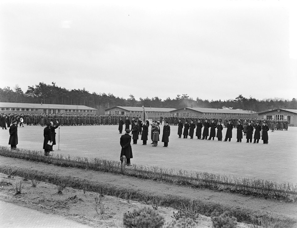 Beediging van 22 officieren in Doorn, Bestanddeelnr 904-4279