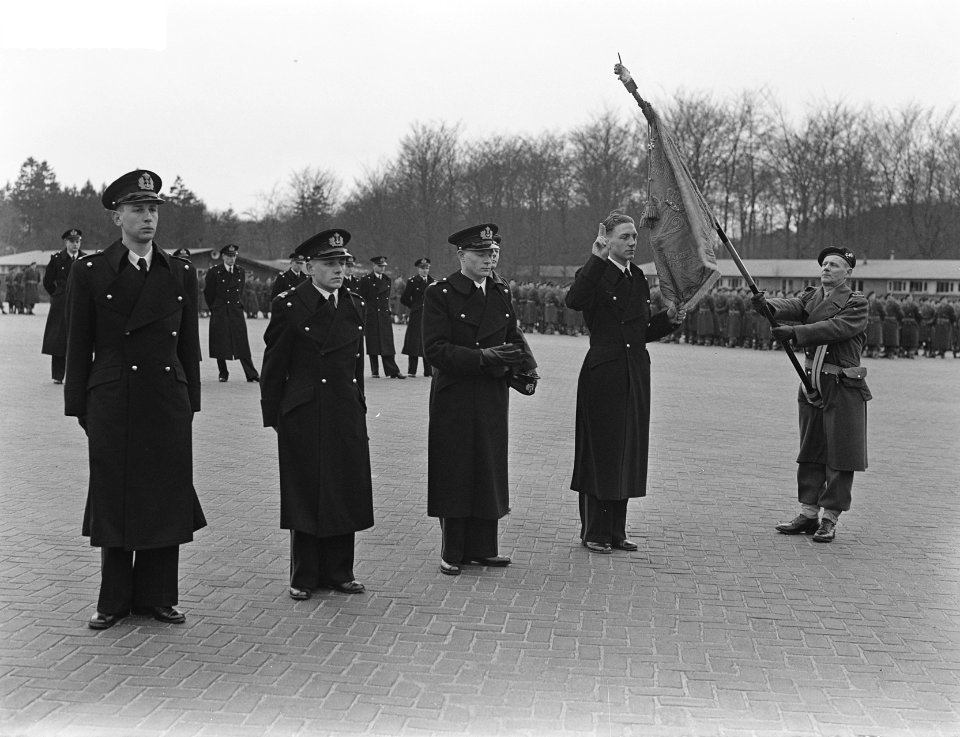 Beediging van 22 officieren in Doorn, Bestanddeelnr 904-4284