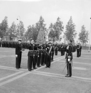 Beediging officieren der Mariniers te Rotterdam, afleggen van de eed, Bestanddeelnr 911-5877