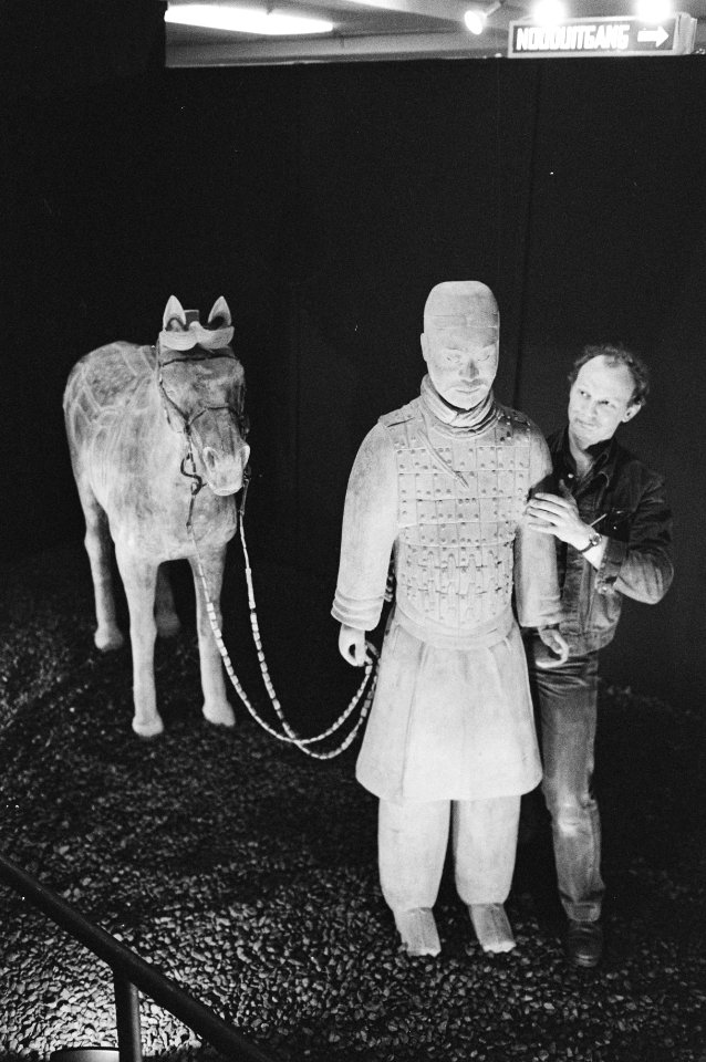 Beeld van een man met paard, Bestanddeelnr 932-4822