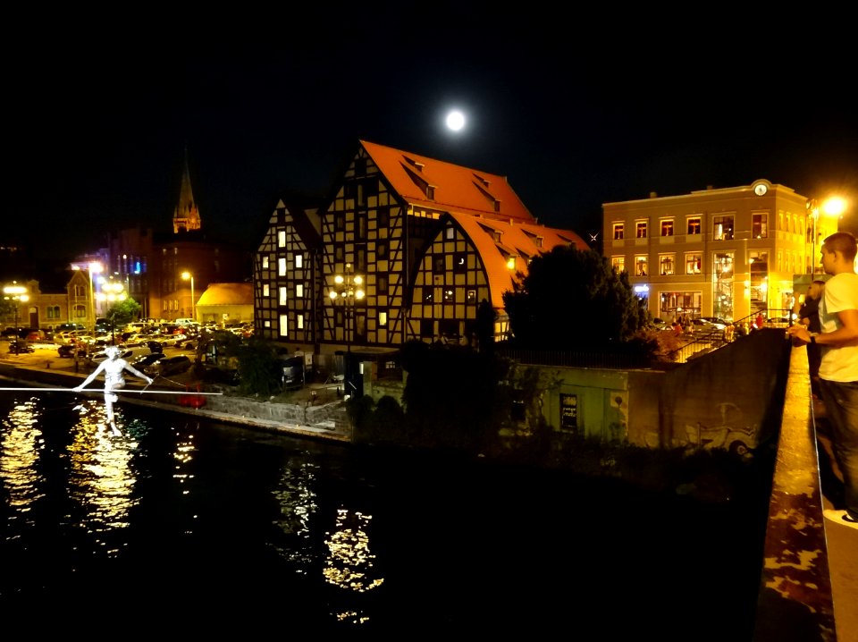 Bdg Spichrze noc most 2 07-2013