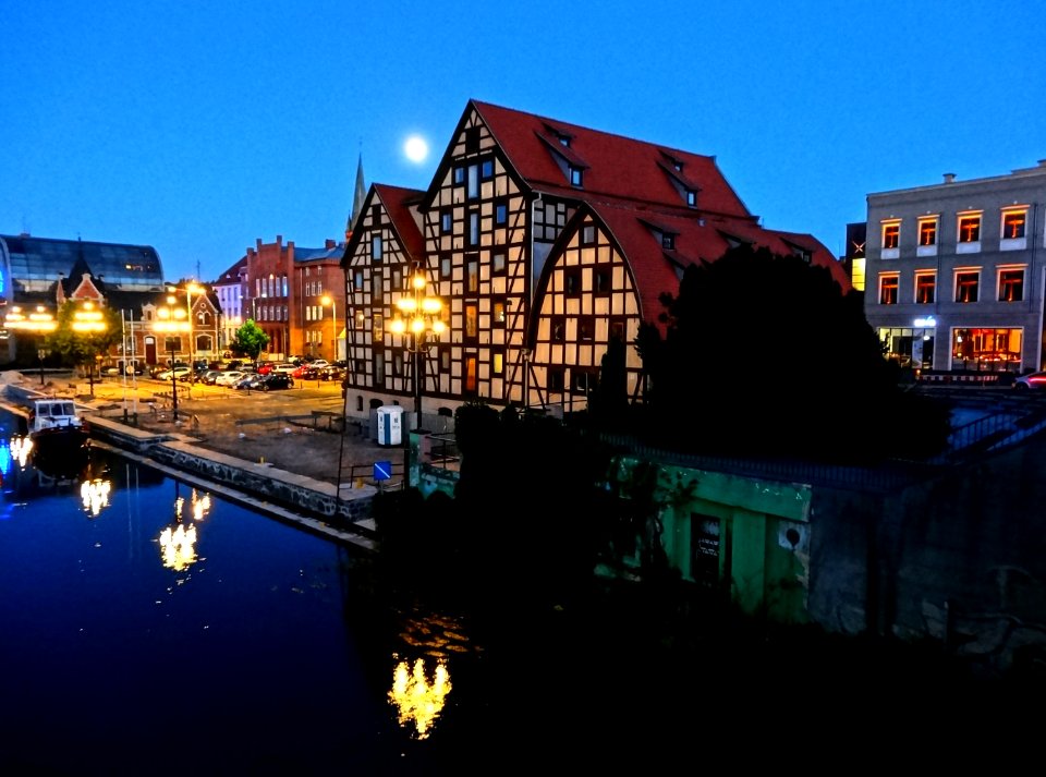Bdg Spichrze noc most 4 07-2013