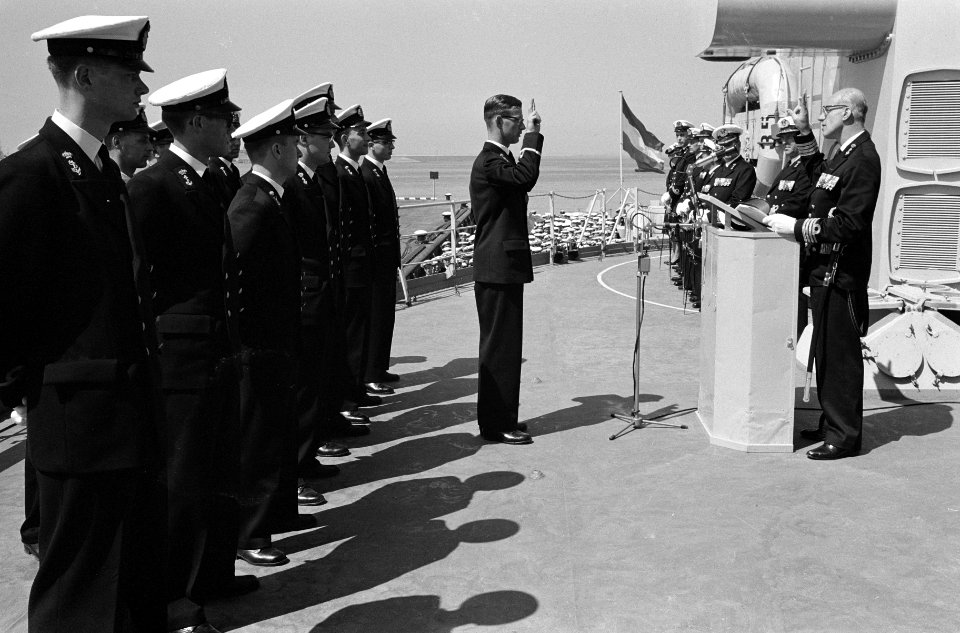 Beediging van officieren in Den Helder, Bestanddeelnr 914-0286
