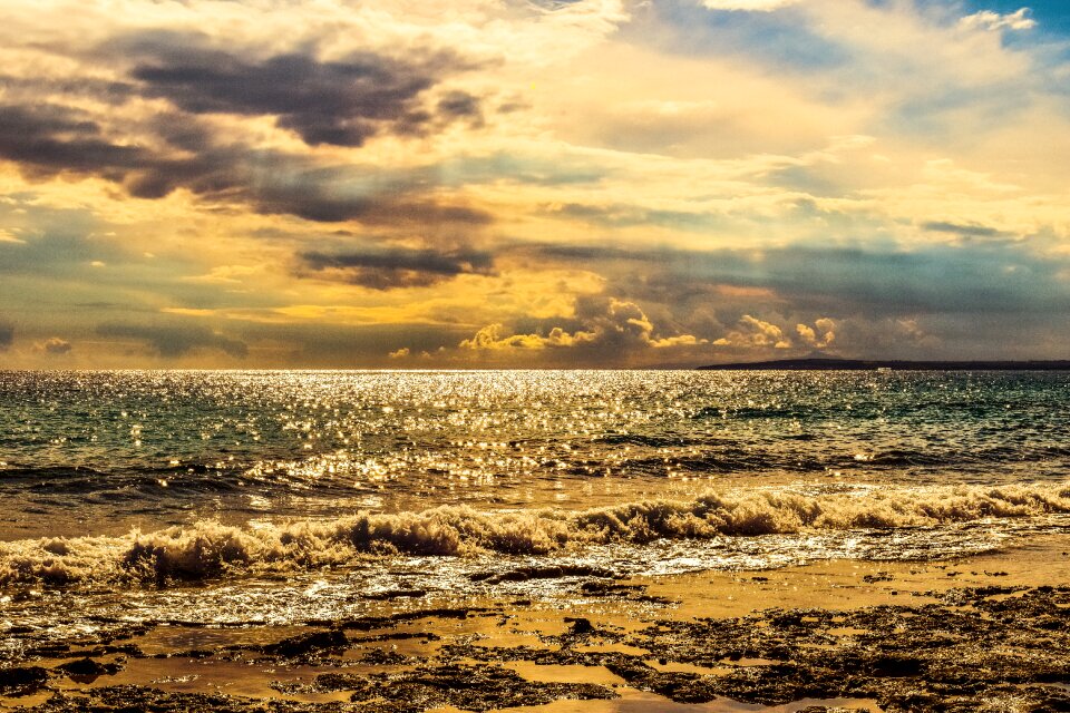 Afternoon scenery waves