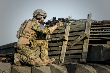 Gunshow soldier action photo