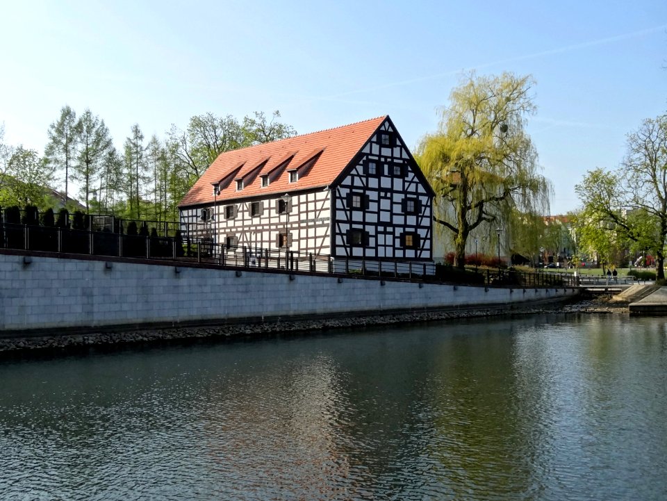 Bdg White Granary6 4-2015