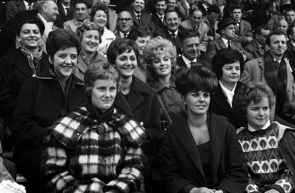 Belgie tegen Holland 2-0, exclusief opdracht Telegraaf, de vrouwen van de Nederl, Bestanddeelnr 914-4030