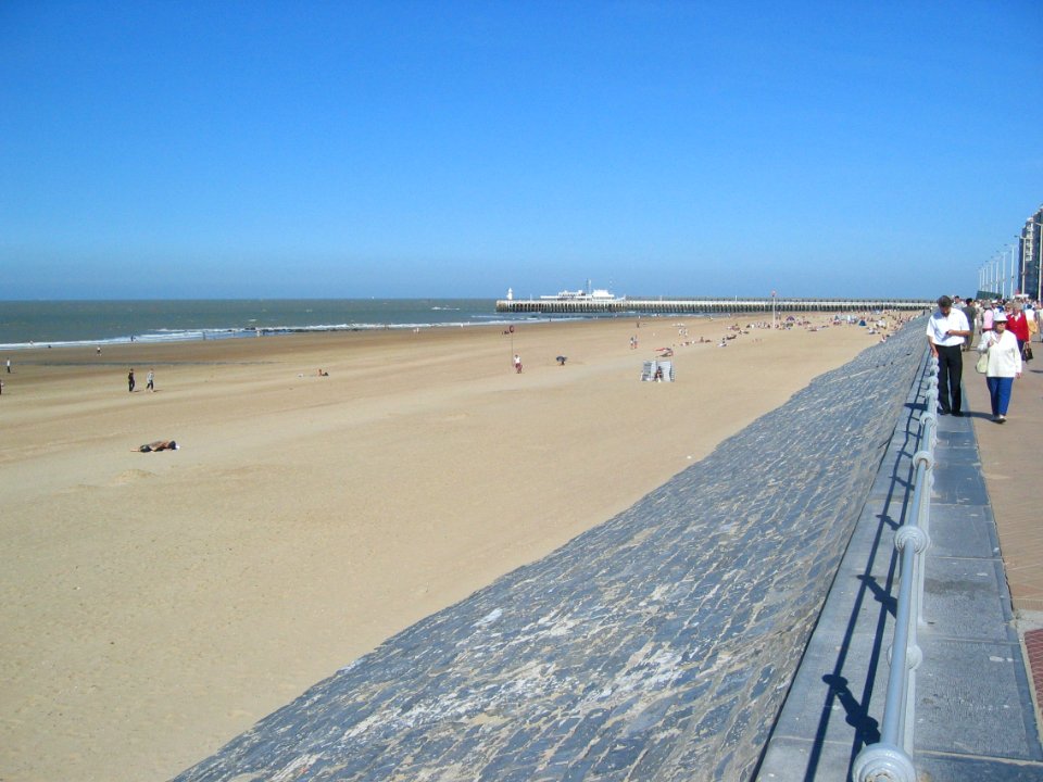 Beach-Oostende-20040908-003