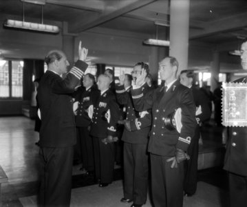 Beëdiging Marine-officieren op Kattenburg, Bestanddeelnr 905-3180