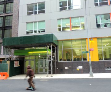 Beacon HS 522 West 43d St entrance jeh