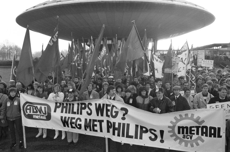 Belgische werknemers Philips (Leuven) demonstreren in Eindhoven hier bij Evoluo, Bestanddeelnr 934-3730