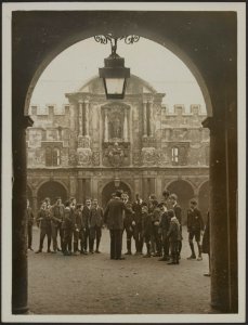 Belgian School boys, who are at school at St. Johns College under Belgian Mast…, Bestanddeelnr 158-1751