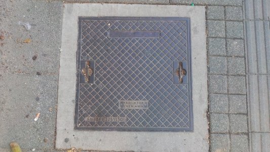 Belgrade manhole cover 06