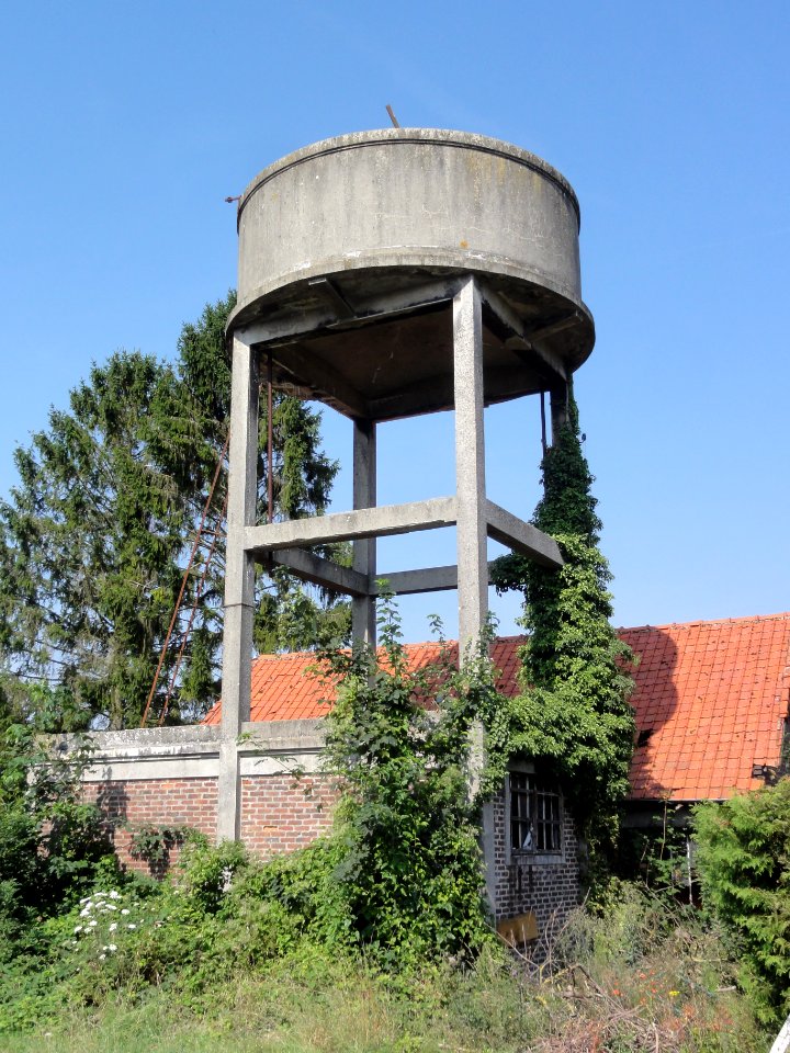 Bellenglise (Aisne) château-d'eau
