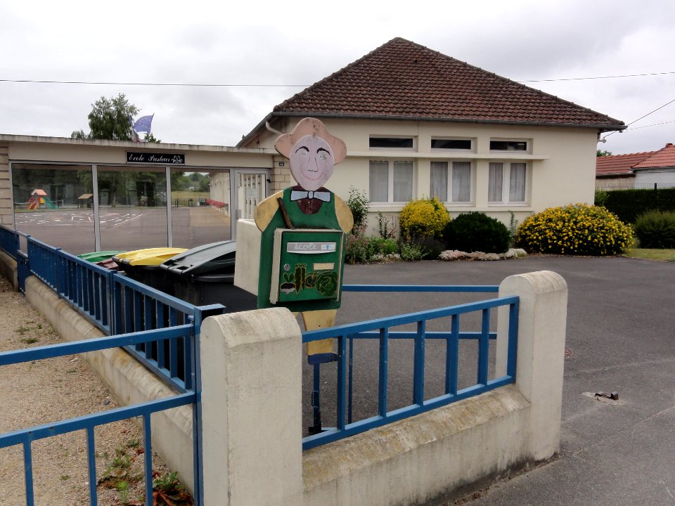 Belleu (Aisne) école Pasteur