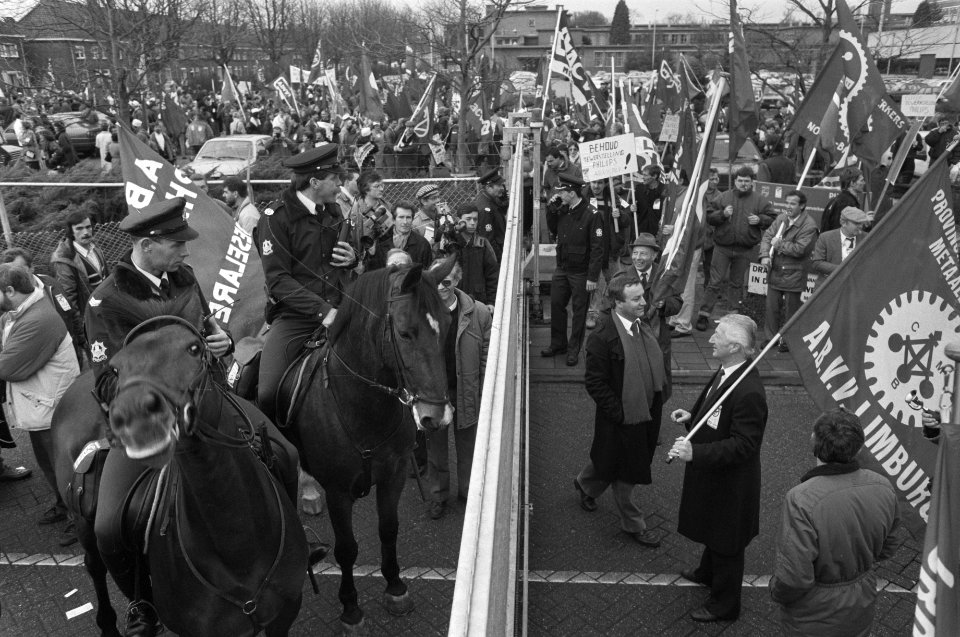 Belgische werknemers Philips (Leuven) demonstreren in Eindhoven demonstranten o, Bestanddeelnr 934-3731