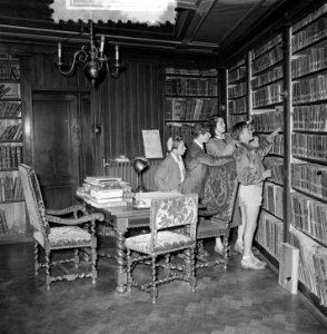 Belgische kinderen bezoeken synagoge Amsterdam, Bestanddeelnr 905-9017