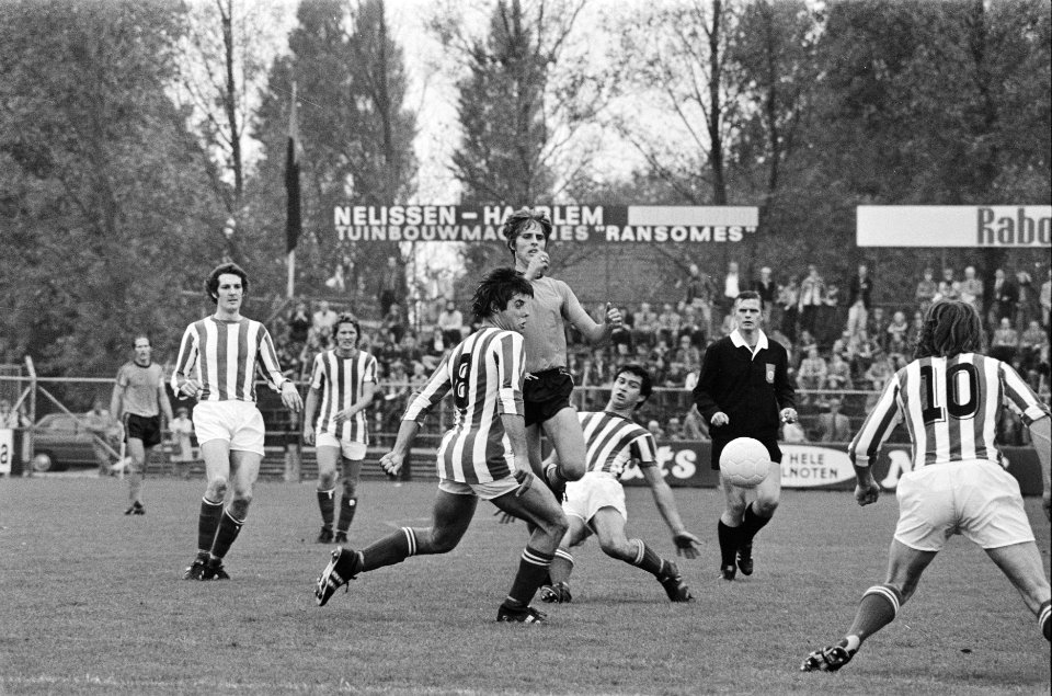 Bekervoetbal eerste ronde Volendam tegen Wageningen 2-4 Volendammer Dick de Boe, Bestanddeelnr 928-8225
