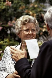 Bejaardendefile Soestdijk koningin Juliana, Bestanddeelnr 253-8112 photo