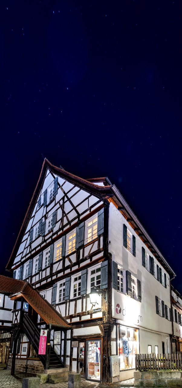 Beim Nonnenhaus 1 in Tübingen mit Sternenhimmel 2019