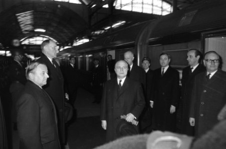 Belgische Minister President G. Eyskens en minister van Buitenlandse Zaken P. Ha, Bestanddeelnr 922-0718