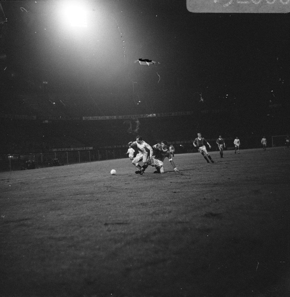 Bekerfinale Sparta tegen ADO 1-0, Ole Madsen in duel met Mansveld (ADO), Bestanddeelnr 919-2000