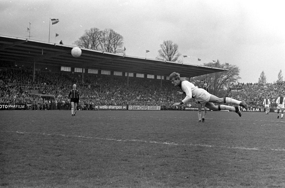 Beker, Ajax tegen DWS 7-1, spelmomenten, Piet Keizer in zwerfvlucht, Bestanddeelnr 920-3088