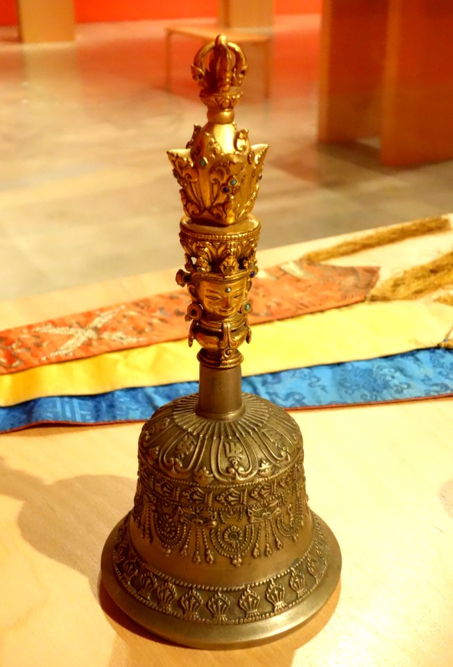 Bell, Tibet, 11th-12th century, iron and brass - Berkeley Art Museum and Pacific Film Archive - DSC04052