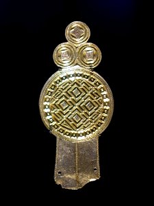 Belt tongue from a woman's grave, Kirchheim am Neckar, Kreis Ludwigsburg, c. 480, gilt silver - Landesmuseum Württemberg - Stuttgart, Germany - DSC02915