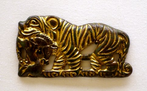 Belt plaques with animal combat scene, 1 of 2, Ordos region, 5th-4th century BC, gilt bronze - Ethnological Museum, Berlin - DSC02169