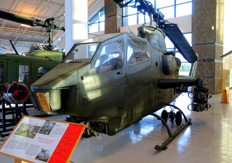 Bell AH-1F Cobra, 1965 - Evergreen Aviation & Space Museum - McMinnville, Oregon - DSC01002